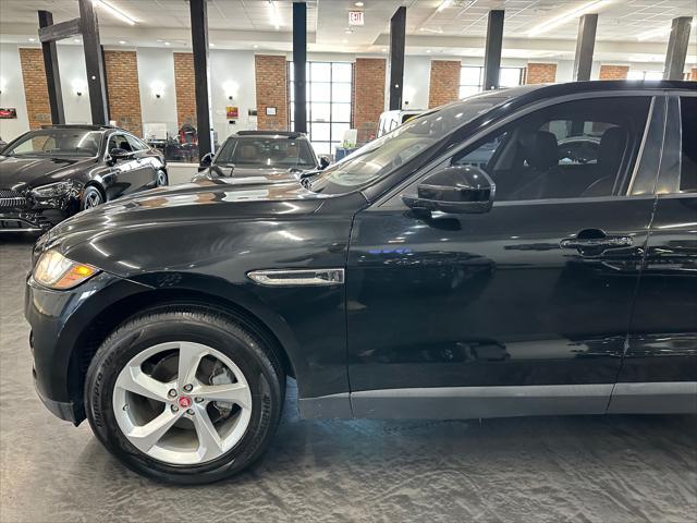 Photo of 2017 Ebony Black Jaguar F-PACE