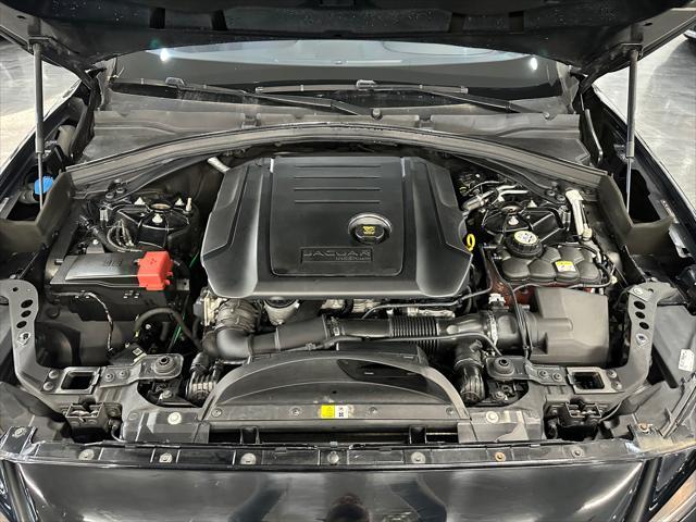 Photo of 2017 Ebony Black Jaguar F-PACE
