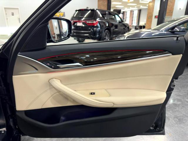 Photo of 2022 Black BMW 530