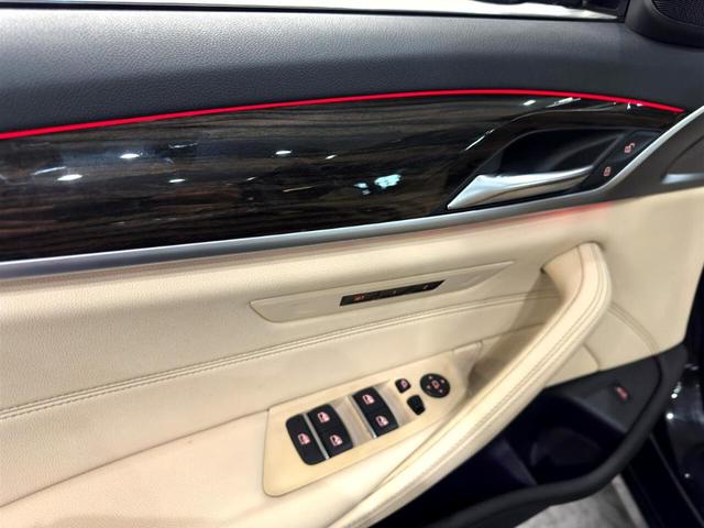 Photo of 2022 Black BMW 530