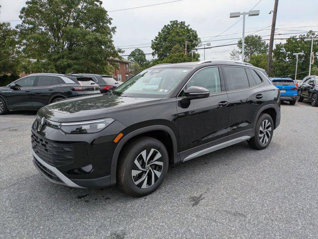 Photo of 2025 Deep Black Pearl Volkswagen Tiguan