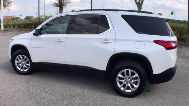 Photo of 2020 Iridescent Pearl Tricoat Chevrolet Traverse