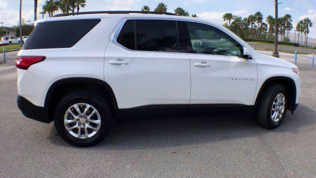 Photo of 2020 Iridescent Pearl Tricoat Chevrolet Traverse