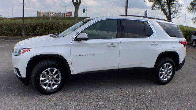 Photo of 2020 Iridescent Pearl Tricoat Chevrolet Traverse