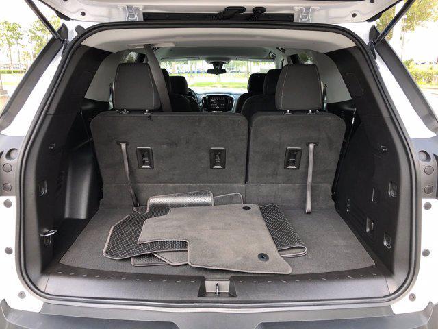 Photo of 2020 Iridescent Pearl Tricoat Chevrolet Traverse