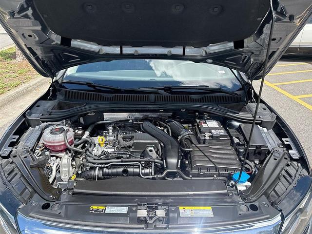Photo of 2022 Platinum Gray Metallic Volkswagen Jetta