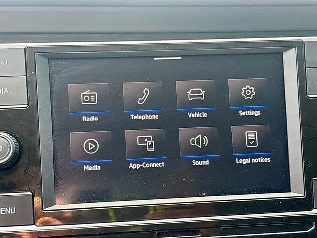 Photo of 2022 Platinum Gray Metallic Volkswagen Jetta