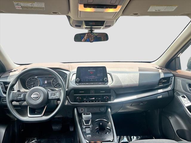 Photo of 2023 Gun Metallic Nissan Rogue