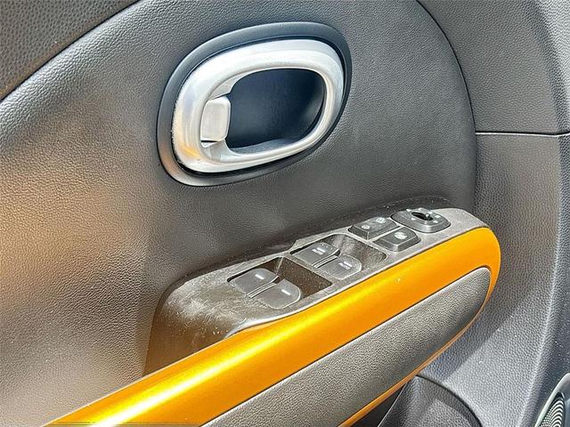 Photo of 2016 Cloud White Kia Soul