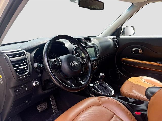 Photo of 2016 Cloud White Kia Soul