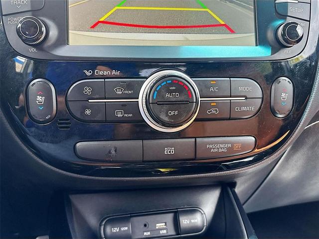 Photo of 2016 Cloud White Kia Soul