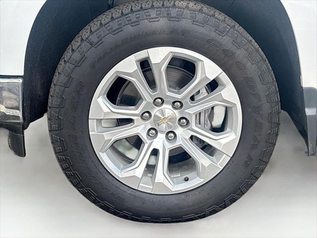 Photo of 2023 Summit White Chevrolet Silverado 1500