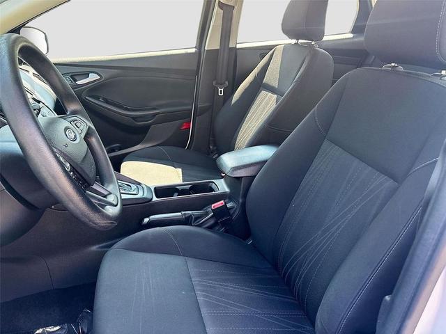 Photo of 2018 Oxford White Ford Focus