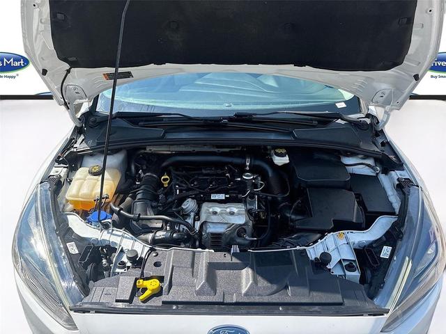 Photo of 2018 Oxford White Ford Focus