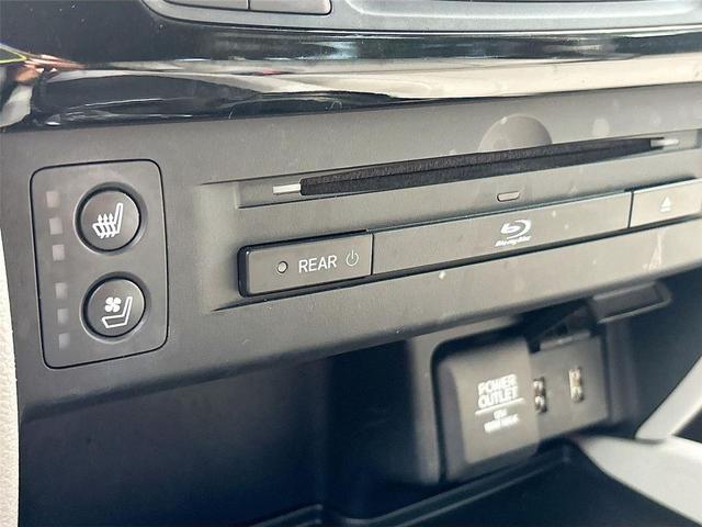 Photo of 2016 Crystal Black Pearl Honda Pilot