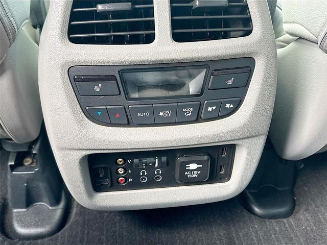 Photo of 2016 Crystal Black Pearl Honda Pilot