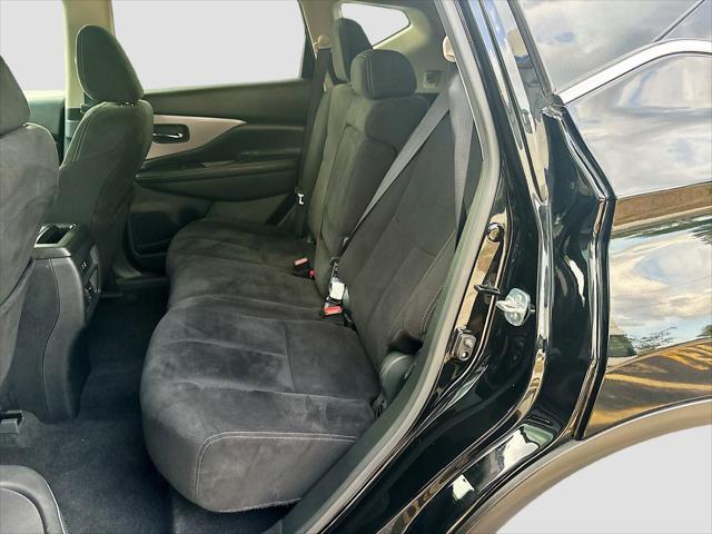 Photo of 2023 Super Black Nissan Murano