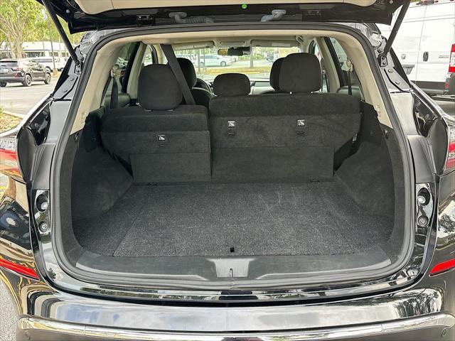 Photo of 2023 Super Black Nissan Murano