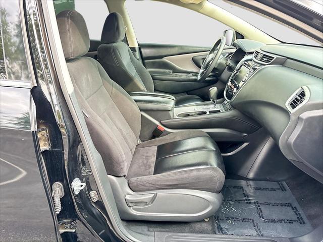 Photo of 2023 Super Black Nissan Murano