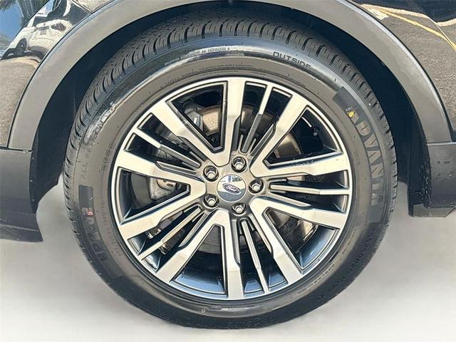 Photo of 2016 Shadow Black Ford Explorer