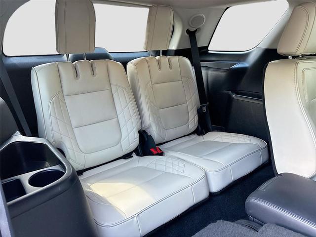 Photo of 2016 Shadow Black Ford Explorer