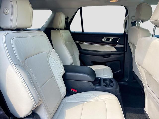 Photo of 2016 Shadow Black Ford Explorer