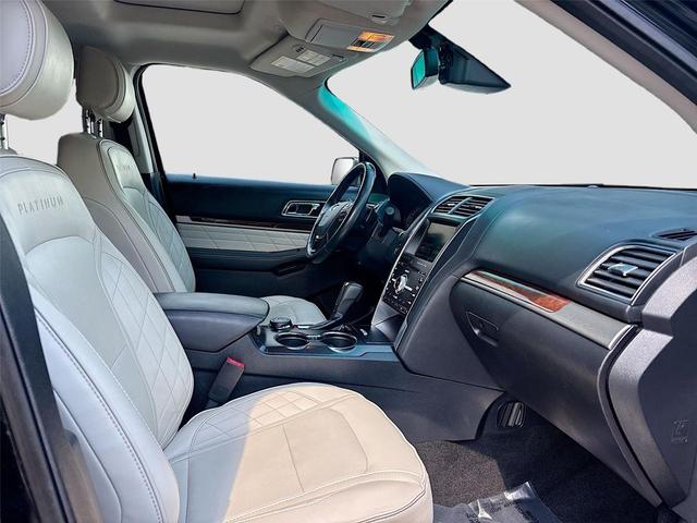 Photo of 2016 Shadow Black Ford Explorer