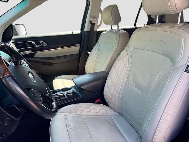 Photo of 2016 Shadow Black Ford Explorer