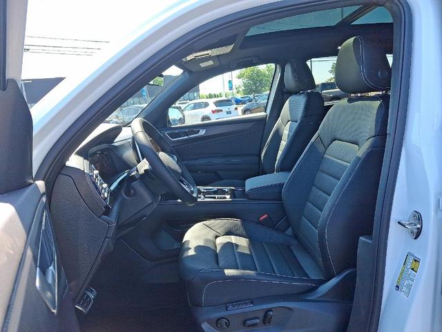 Photo of 2026 Opal White Pearl Volkswagen Atlas Cross Sport