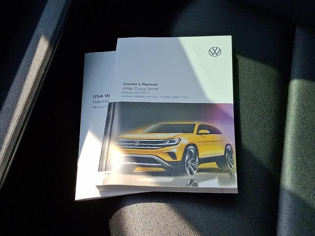 Photo of 2021 Deep Black Pearl Effect Volkswagen Atlas Cross Sport