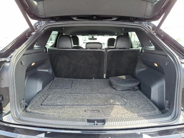 Photo of 2021 Deep Black Pearl Effect Volkswagen Atlas Cross Sport
