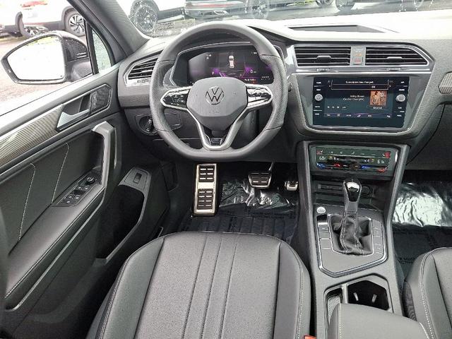 Photo of 2024 Pyrite Silver Metallic Volkswagen Tiguan