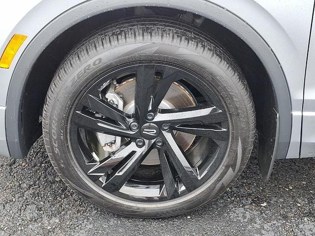 Photo of 2024 Pyrite Silver Metallic Volkswagen Tiguan