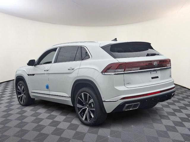 Photo of 2025 Opal White Pearl Effect Volkswagen Atlas Cross Sport