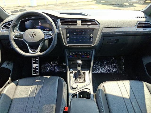 Photo of 2024 Pyrite Silver Metallic Volkswagen Tiguan