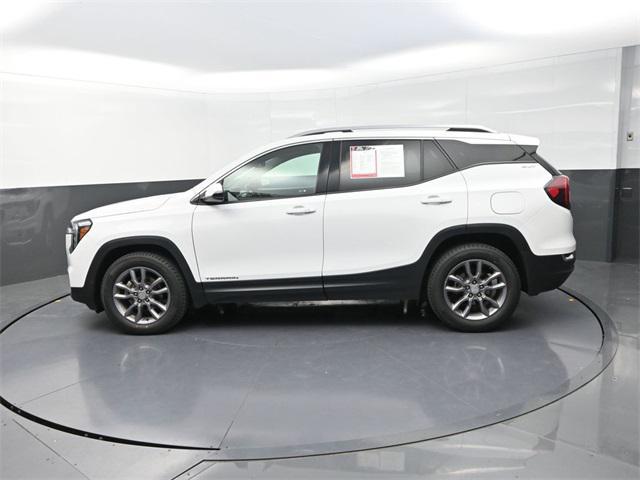 Photo of 2023 Summit White GMC Terrain