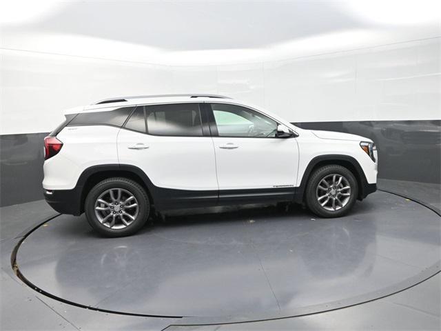 Photo of 2023 Summit White GMC Terrain