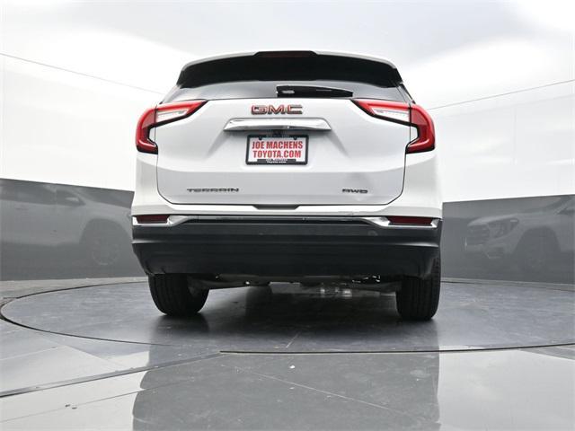 Photo of 2023 Summit White GMC Terrain