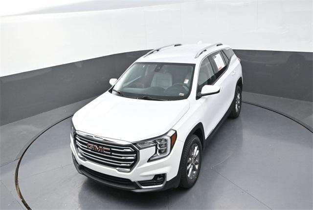 Photo of 2023 Summit White GMC Terrain