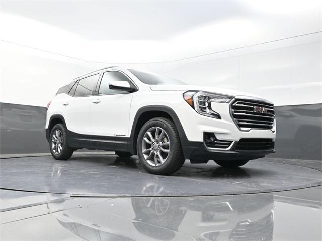 Photo of 2023 Summit White GMC Terrain