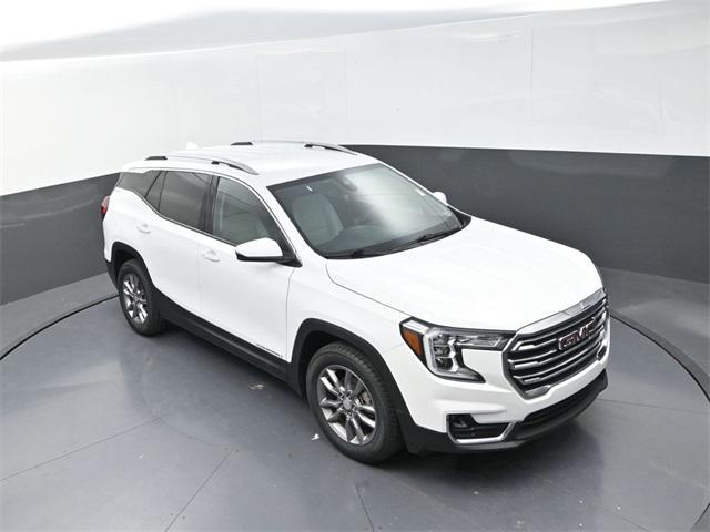 Photo of 2023 Summit White GMC Terrain