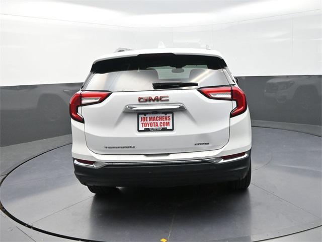 Photo of 2023 Summit White GMC Terrain