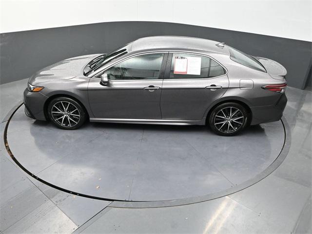 Photo of 2022 Predawn Gray Mica Toyota Camry