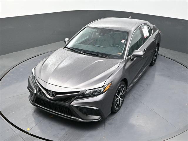 Photo of 2022 Predawn Gray Mica Toyota Camry