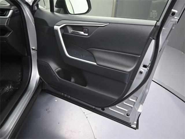 Photo of 2025 Silver Sky Metallic Toyota RAV4 Hybrid