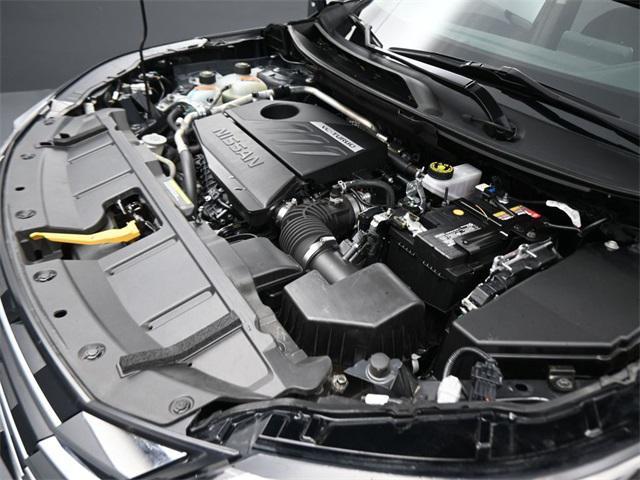 Photo of 2024 Super Black Nissan Rogue