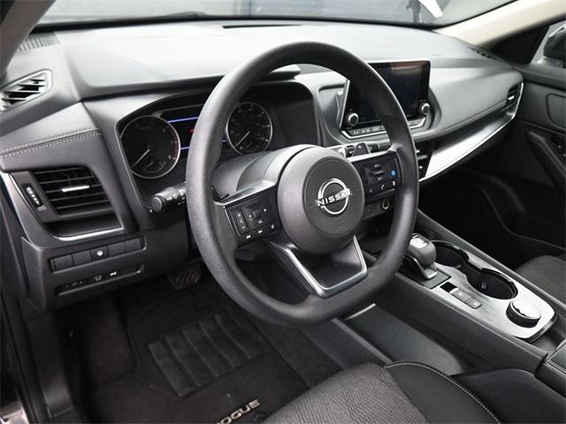 Photo of 2024 Super Black Nissan Rogue