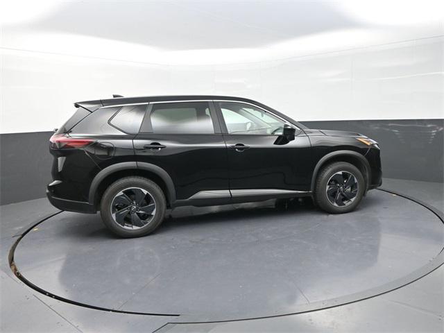 Photo of 2024 Super Black Nissan Rogue