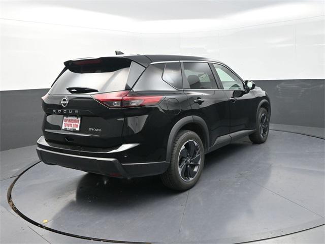 Photo of 2024 Super Black Nissan Rogue