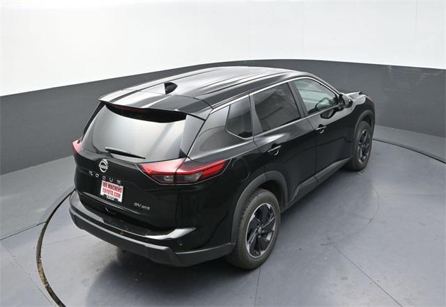 Photo of 2024 Super Black Nissan Rogue